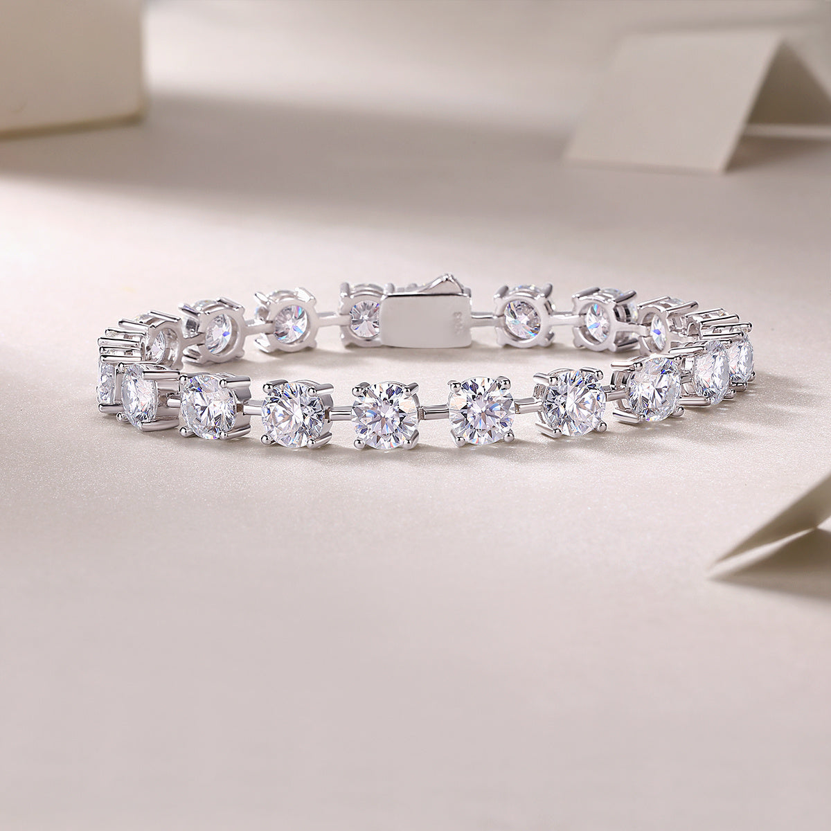 S925 luxury moissanite jewelry bracelet with round sparkling stones in silver setting